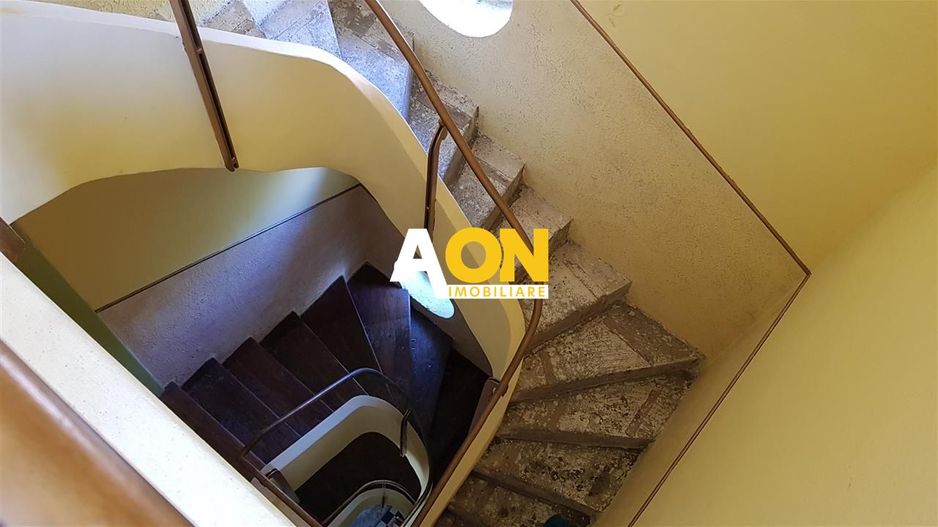 Casa situata in imediata apropiere a Cetatii - Poză 26