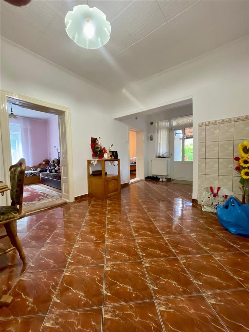 Casa cu 4 camere si livada la 25 km de Oradea - Poză 11