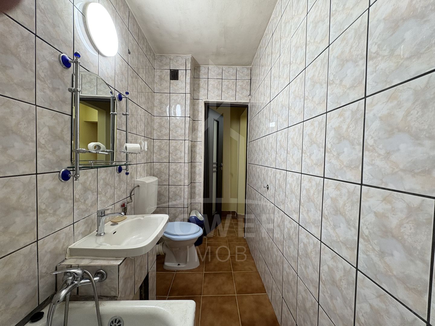 Apartament spațios cu 3 camere, 2 băi și multe avantaje - Poză 11