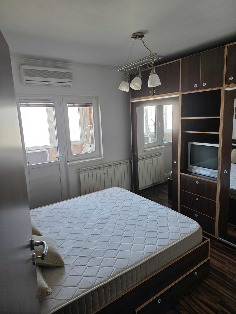 apartament 3 camere de vanzare - Poză 6