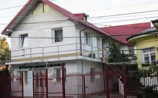 Casa situata in centru, in fata Lic. Economic nr. 1 - Poză 3