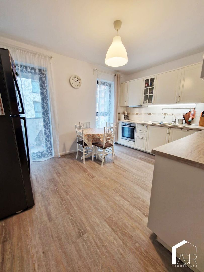 Apartament cu 4 camere, decomandat, zona Albert - Poză 3