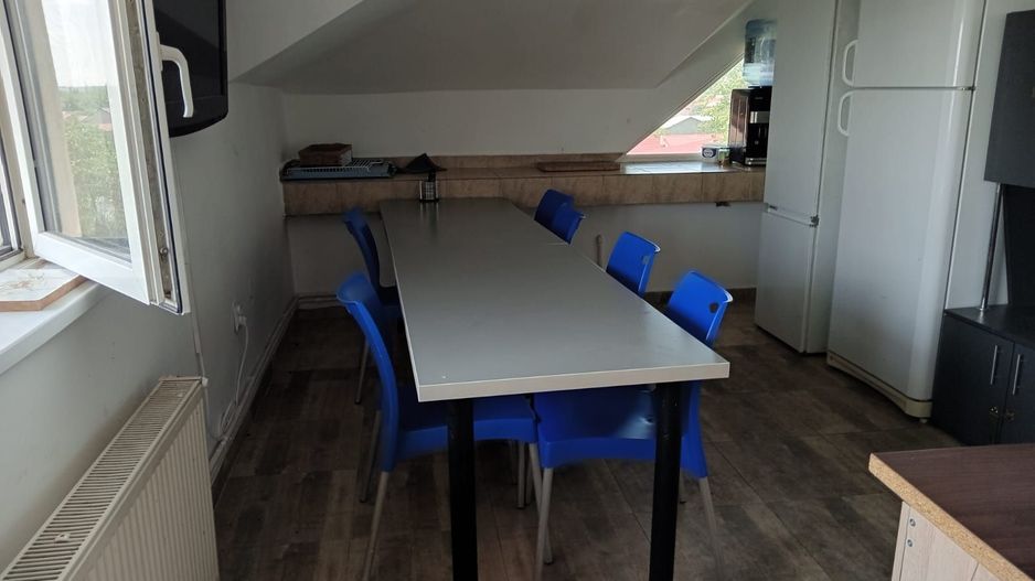 Etaj de inchiriat/ camere+ bai/bucatarie/spalatorie - Poză 22