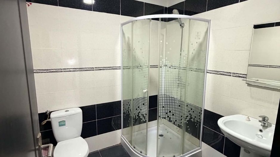Casă de închiriat | 120 mp | 3 dormitoare | Curte + Terasă | 600 €/lun - Poză 9
