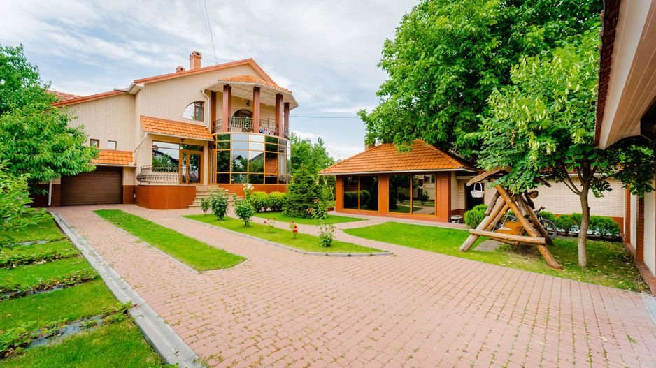 Casă în Chișinău, de vânzare, cu suprafața de 270 m2 pe teren de 6 ari or. Codru. - Poză 1