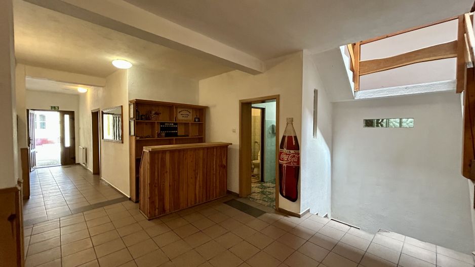 Pensiune cu potențial deosebit, vedere spectaculoasă spre Piatra Craiului - Poză 10