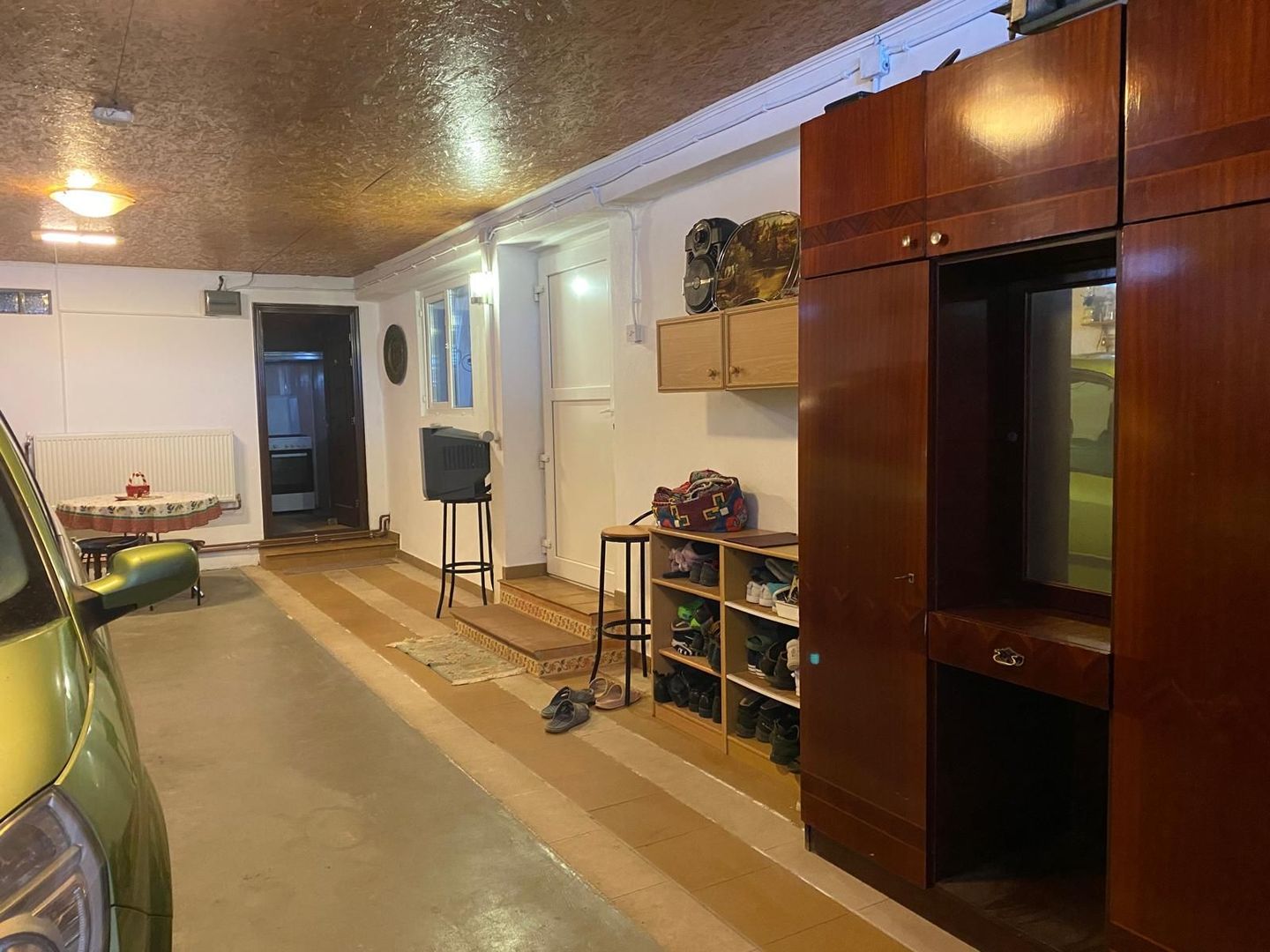 Casă de vânzare în Pucioasa! - Poză 22