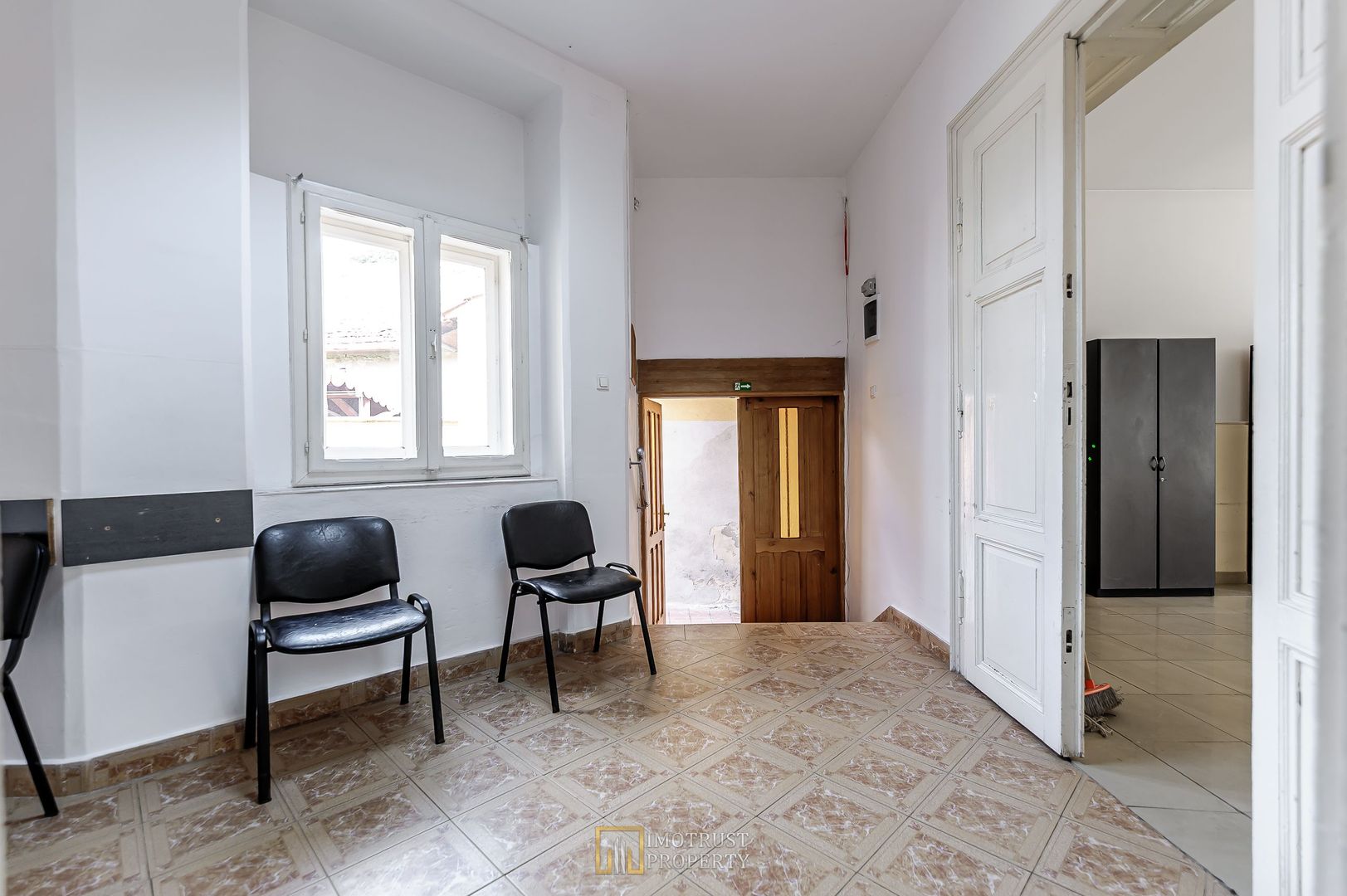 De vanzare casa ultracentrala– Str. Augustin Doinas, Arad | 98 mp - Poză 4