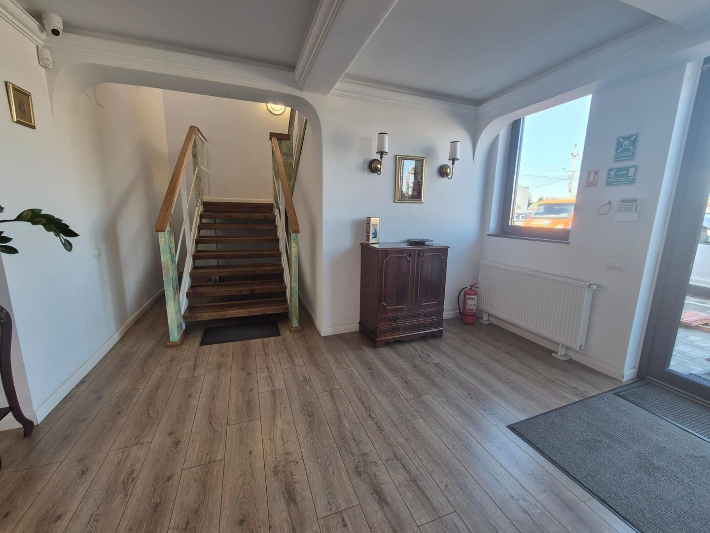 DE VANZARE HALĂ CU BIROURI DE LUX ȘI ANEXĂ REZIDENȚIALĂ | PANTELIMON - Poză 7
