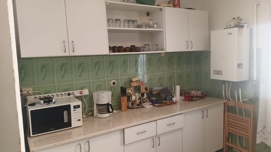Apartament 4 camere, etaj 3, mobilat și utilat, zona DECEBAL; - Poză 2