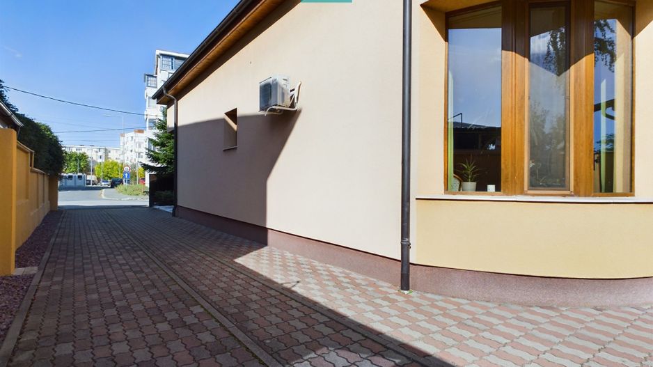 Vilă cu teren generos în Pârneava - Poză 10