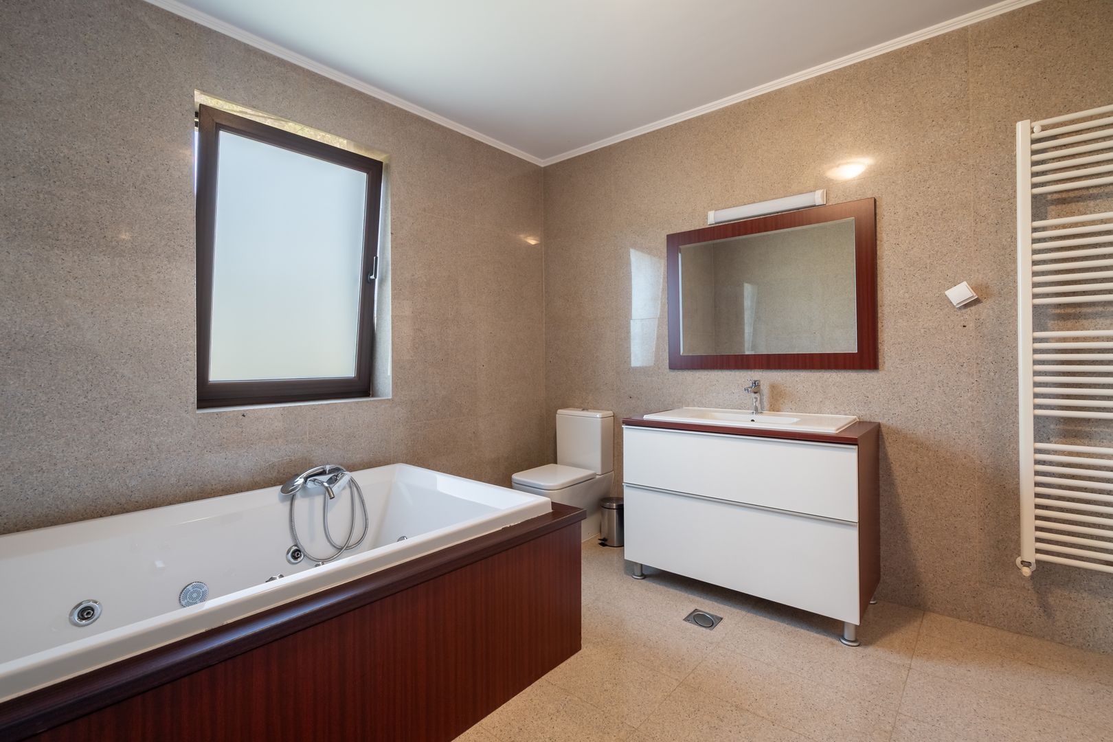 Casa in zona Vitan - Splai, ideala pentru orice tip de activitate sau locuinta - Poză 18