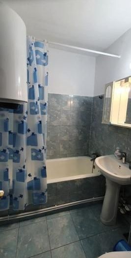 Apartament complet mobilat, renovat, aproape de metrou Piata Sudului - Poză 15