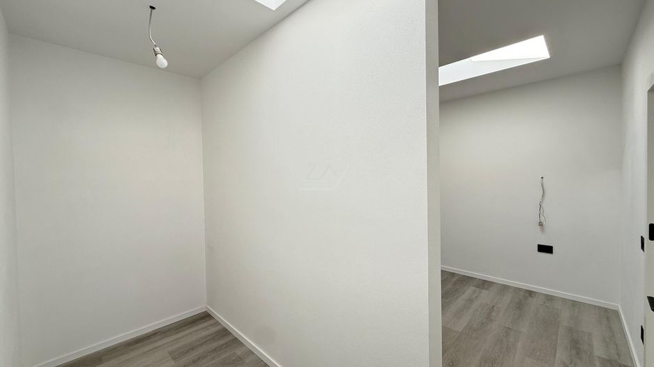 Ap pe 2 niveluri. 3 camere, 2 bai. 2 locuri de parcare. - Poză 14