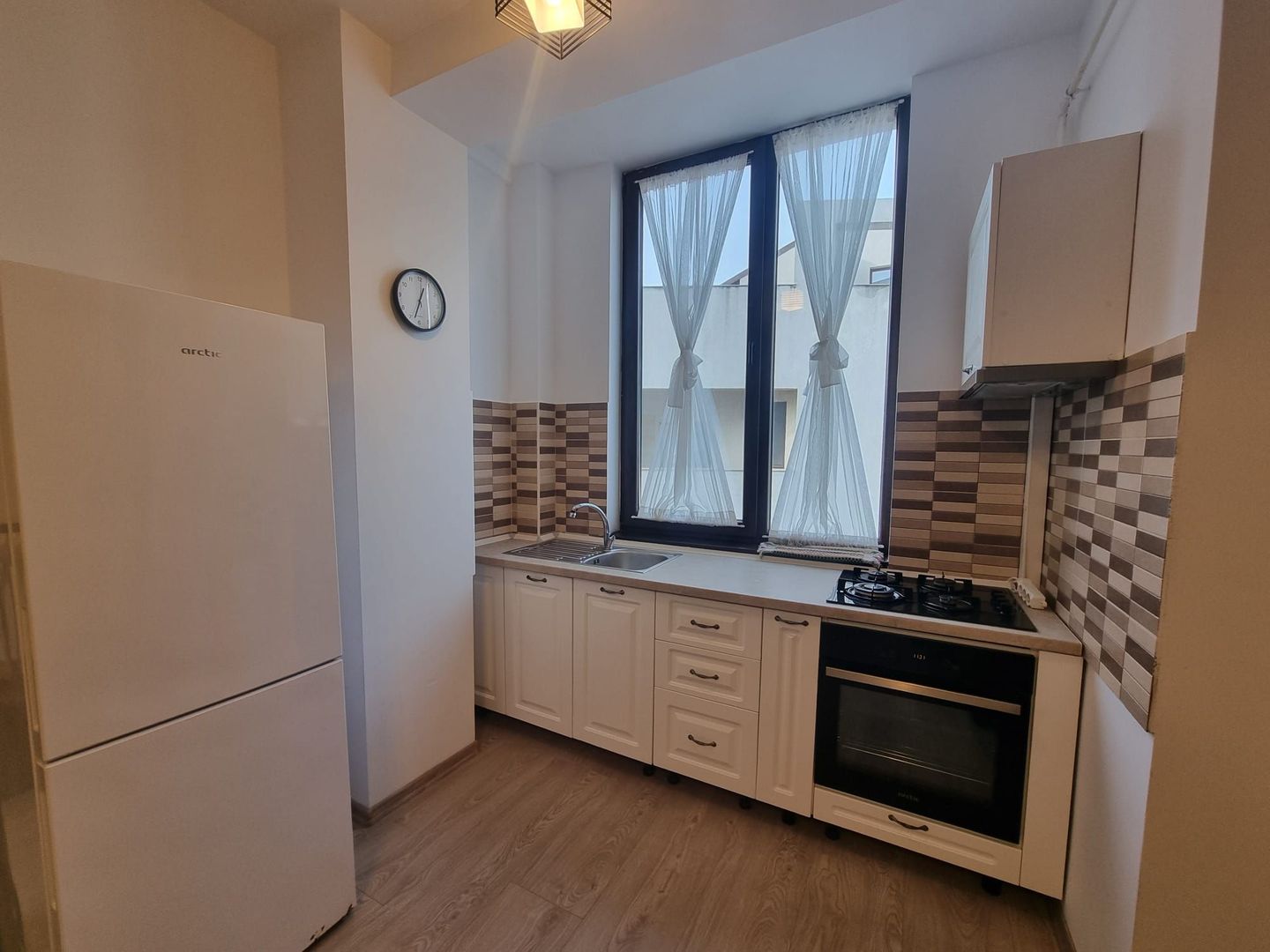 Apartament 2 camere de vanzare--zona Elvila - Poză 3