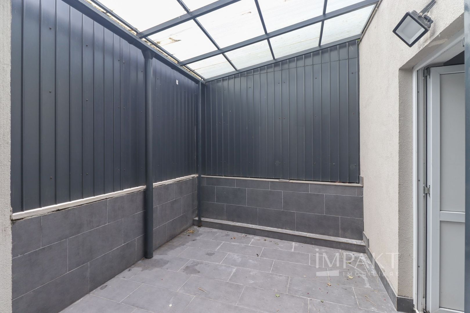 Casa insiruita cu finisaje de lux in cartierul Europa - Poză 31