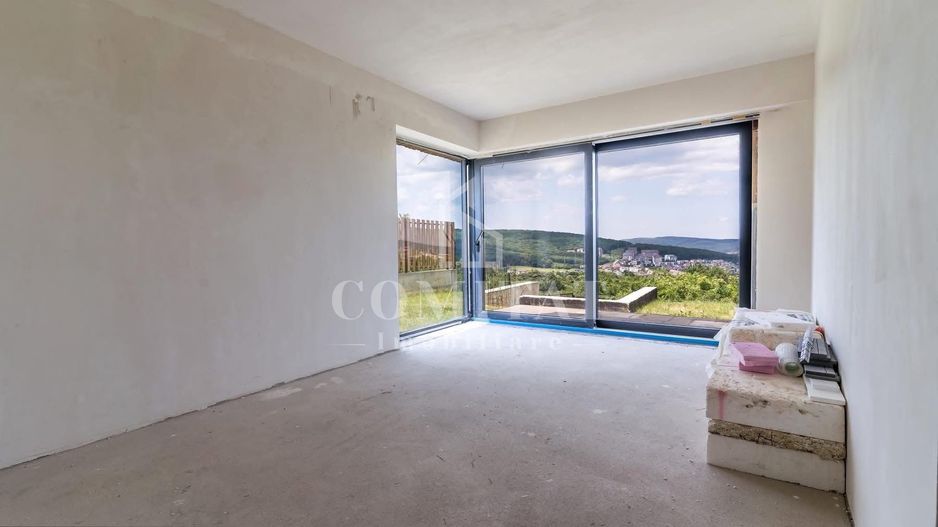 Apartament generos cu gradină și panoramă cartier Europa - Poză 5