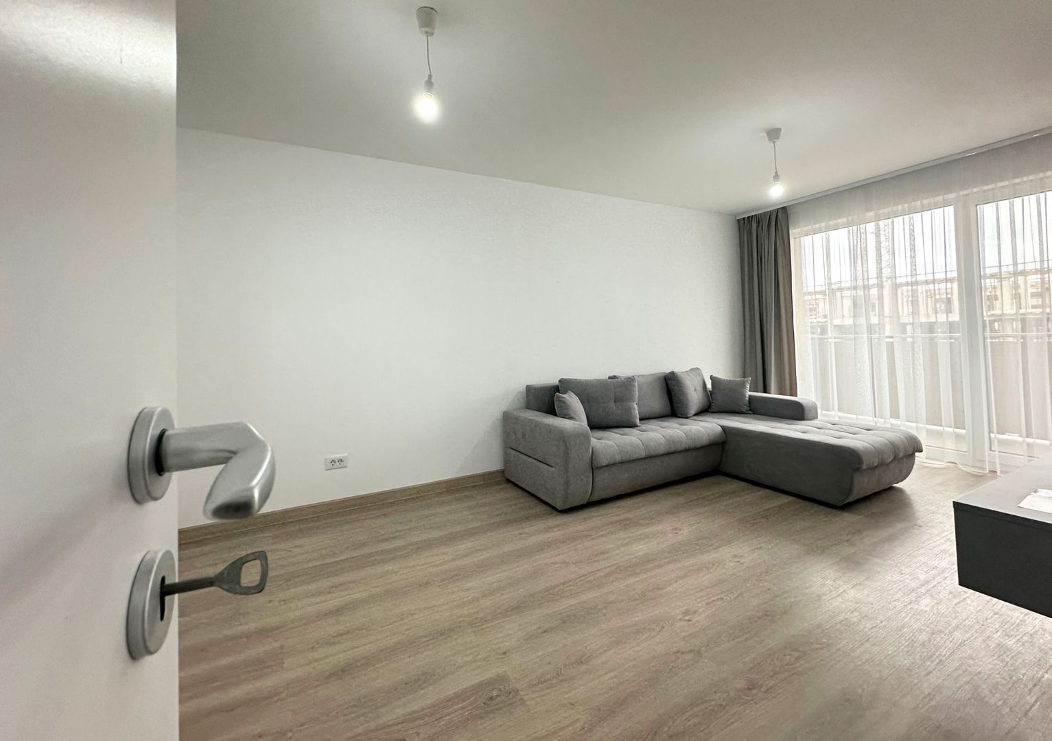 Apartament modern cu 3 camere în zona Coresi ROKMAN confort și exclusivitate - Poză 3