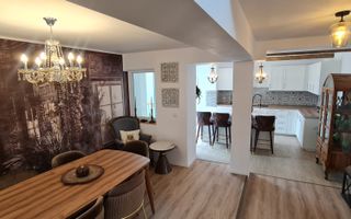 Vila spațioasă și elegantă de vânzare la intrarea în cartierul Turnișo - Poză 4