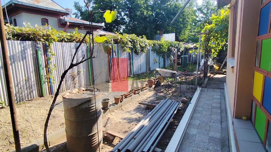 Casa de vanzare + teren in zona Jiului (Bucurestii Noi) - Poză 6