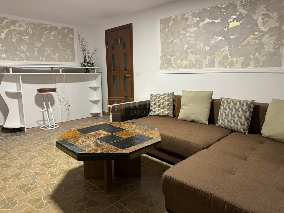 Apartament la casa, cochet intr-o zona foarte linistita. - Poză 1