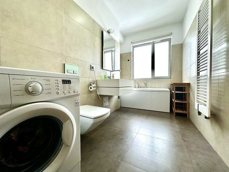 Suprafață generoasă, într-un imobil exclusivist, zona Bălcescu - Poză 26
