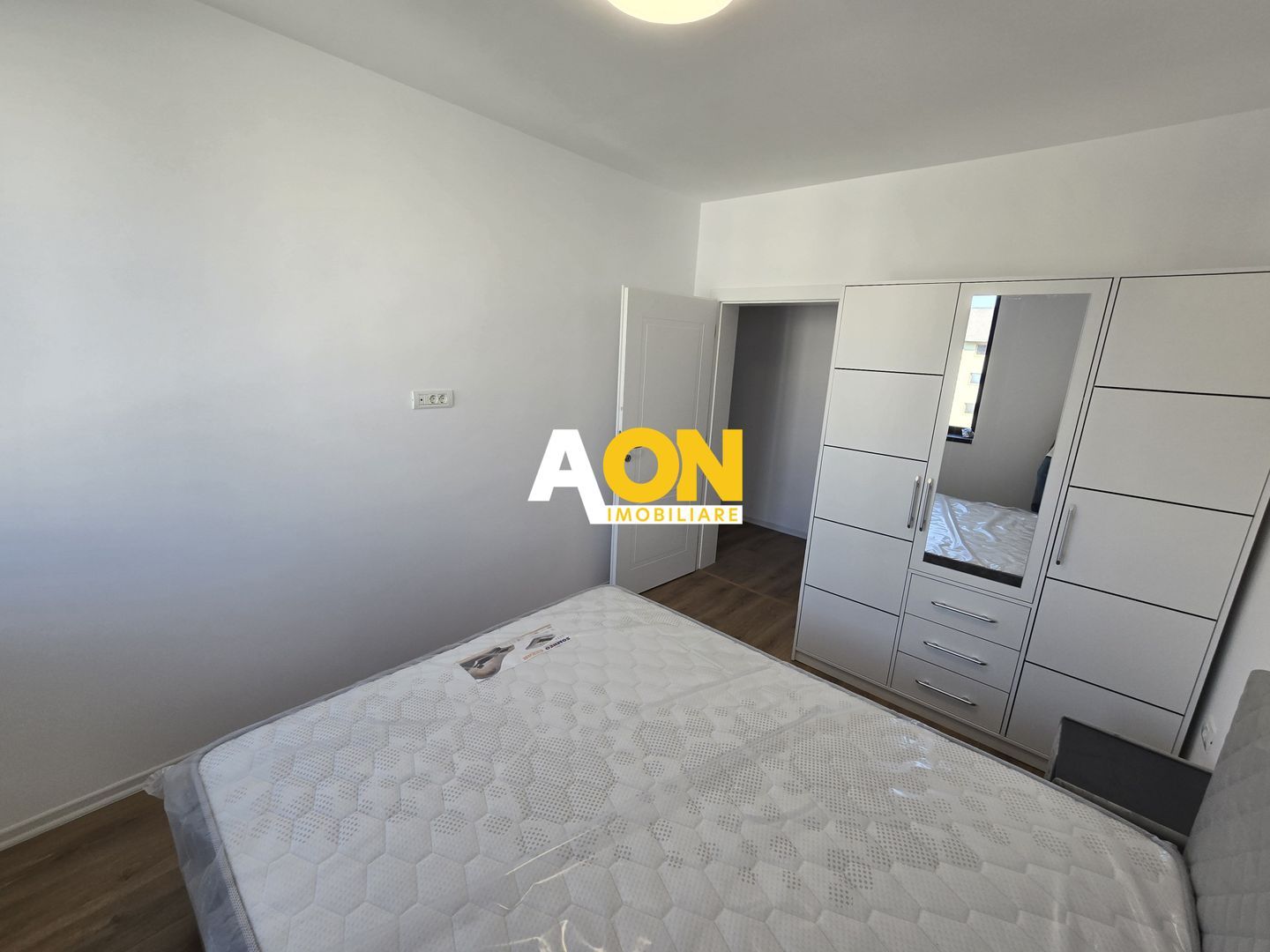 Apartament cu 3 Camere, Bloc Nou, Prima Închiriere, Zona Centru - Poză 4