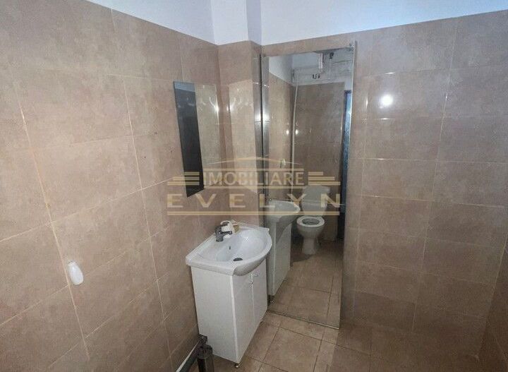 De Vanzare Spatiu Comercial, Zona Imparat Traian ( la 2 min. de MALL ), pret 81000 euro negociabil - Poză 8