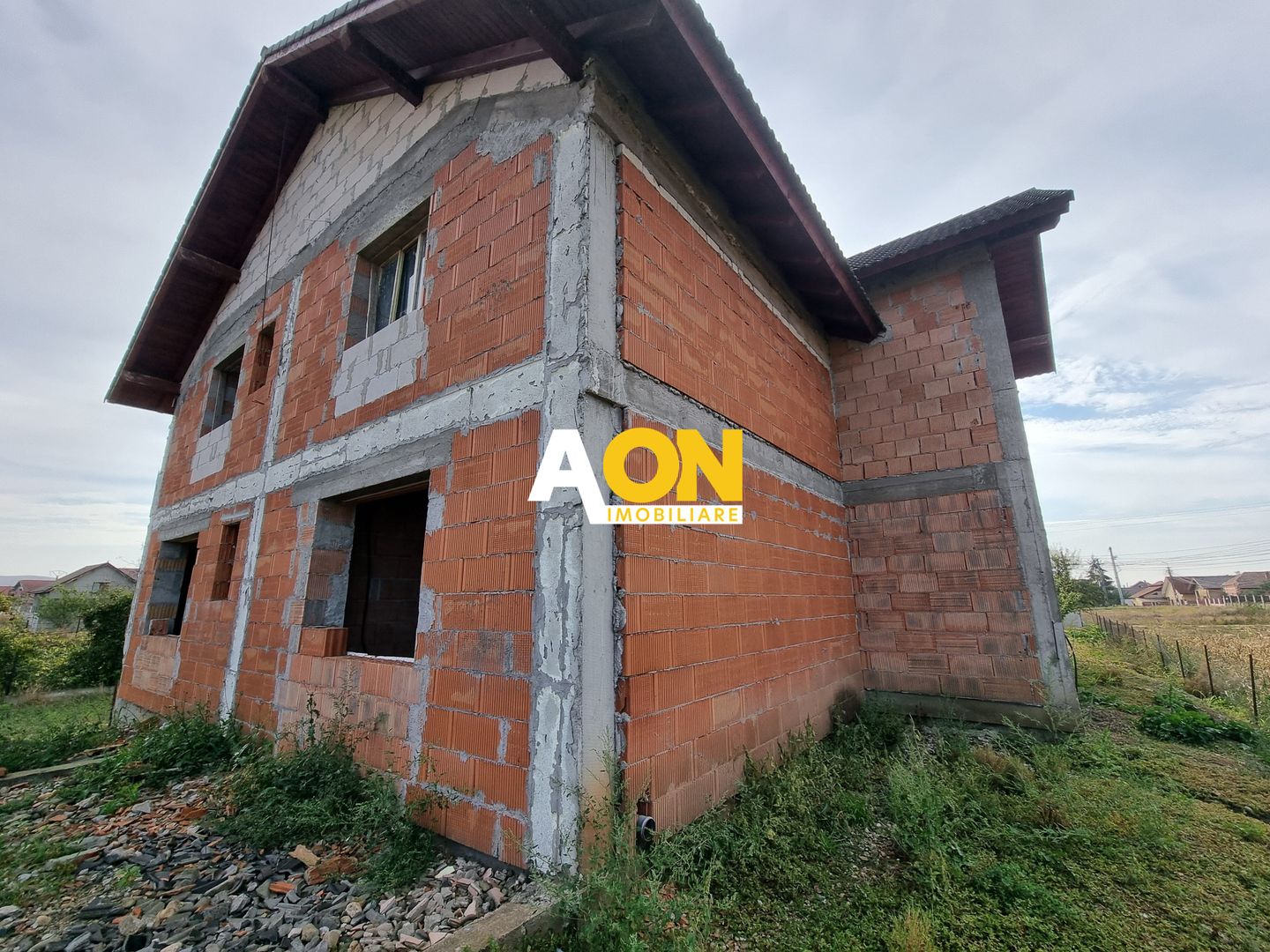 Casa la rosu,2100 mp teren,zona Micesti - Poză 3