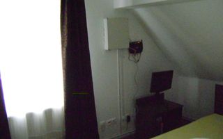 Pensiune de vanzare P+E Busteni - central - Poză 24