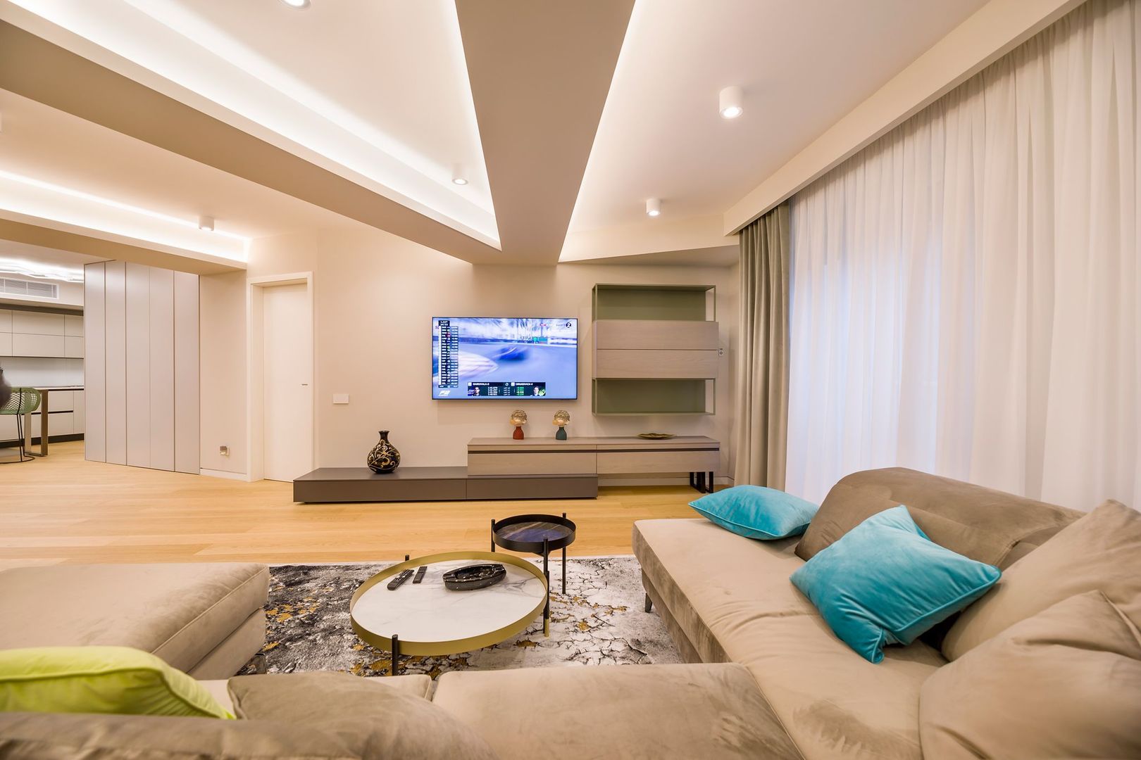 Apartament deosebit 4 camere complet mobilat si loc de parcare inclus - Poză 22