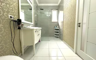 Vilă Spectaculoasă cu Piscină Privată, Dealuri Oradea, 460mp - Poză 15