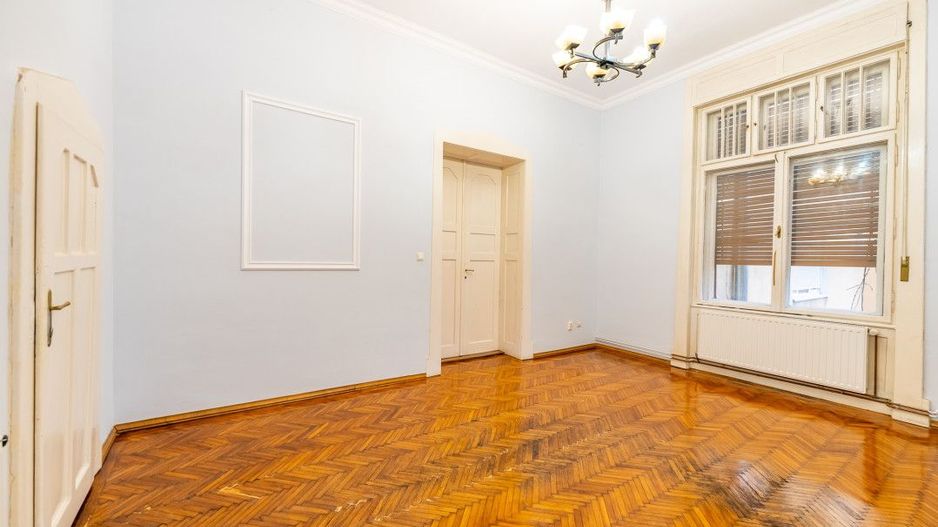 Apartament nemobilat, 3 camere, etaj 1, Bld.Revoluției - Poză 6