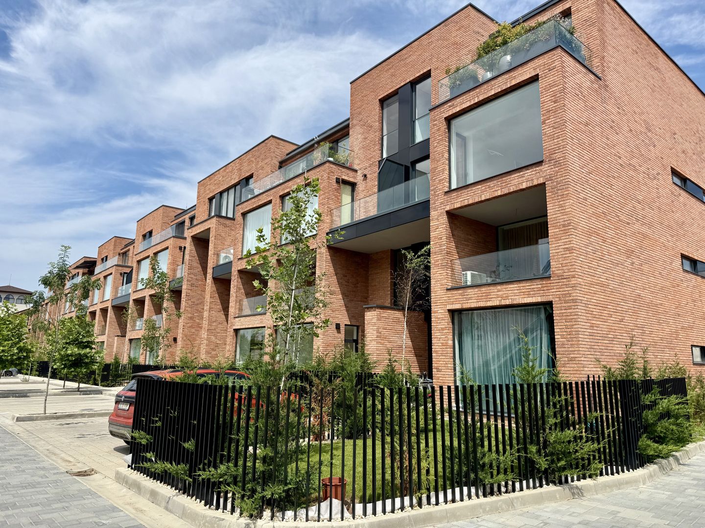 Duplex cu gradina langa parc in Tunari - Poză 3