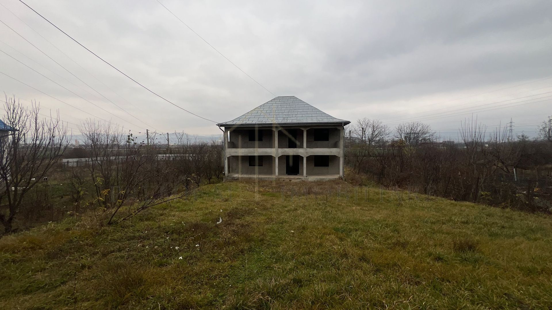 Casa de vanzare in Onesti - Poză 1