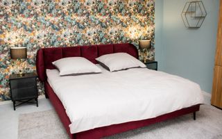 Apartament 3 camere | Etaj 1 | Renovat | Curte | Central - Poză 2