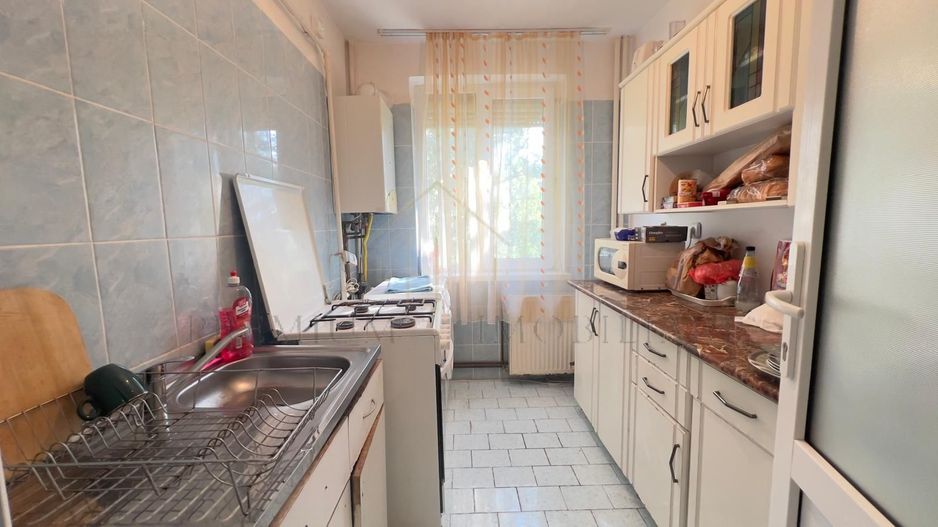 Apartament 3 camere etaj 1 - zona centrala - Poză 5