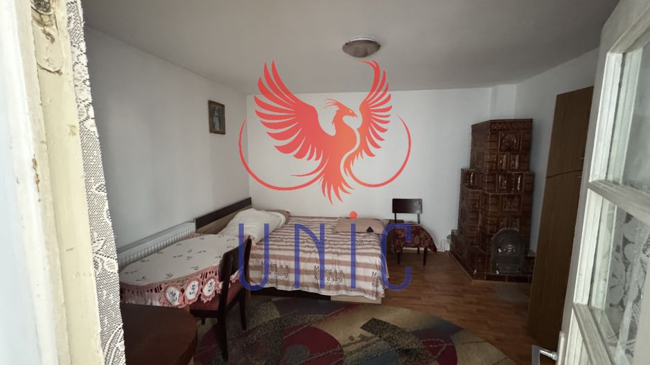 Casa situata in orasul Bals! - Poză 9