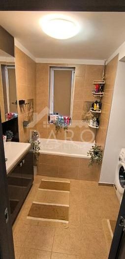 Vând apartament cu 3 camere - Poză 14