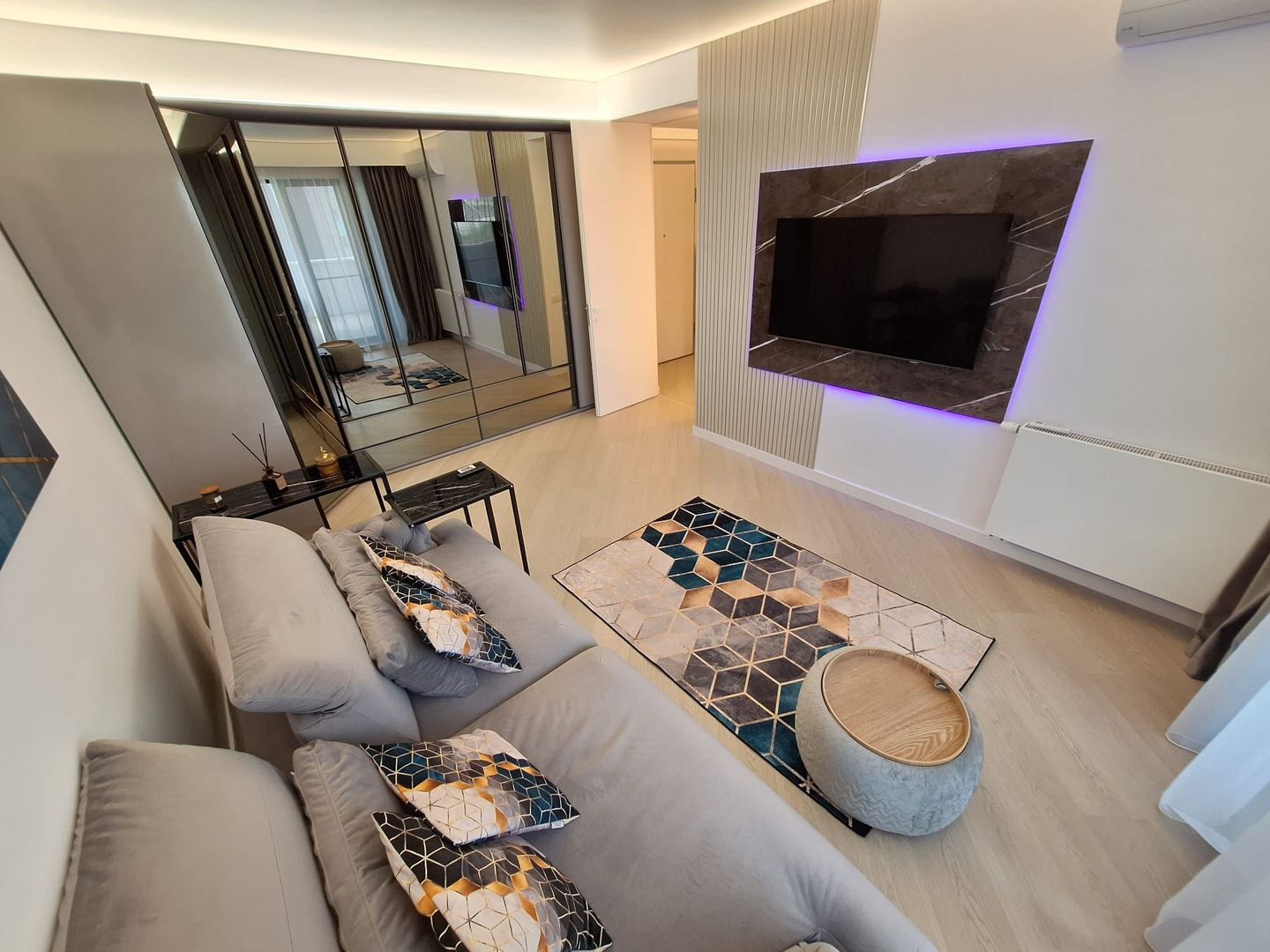 2 CAMERE - DECOMANDAT - ULTRA FINISAT - MOBILAT UTILAT COMPLET - Poză 8