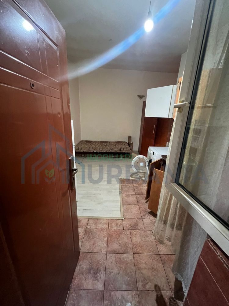 Garsoniera zona Bularga 900 lei - Poză 3