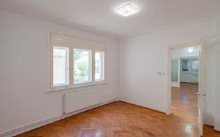 Raritate | Casa Căsătoriilor | Apartament în vilă, curte, garaj! - Poză 15