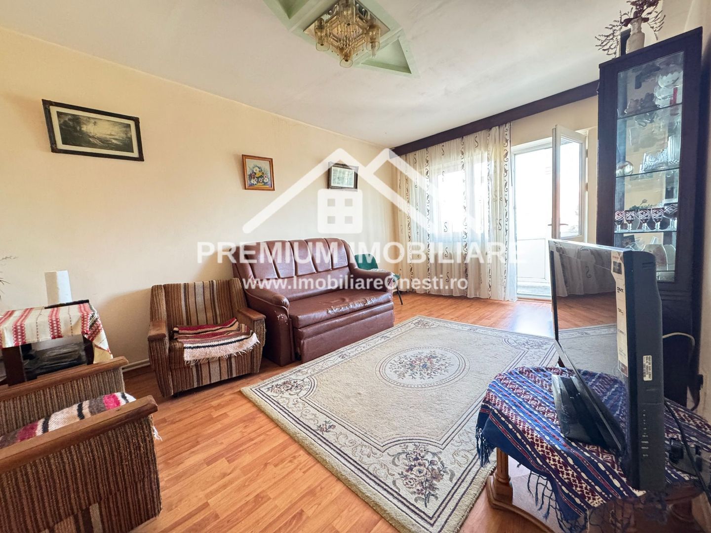 Apartament 3 camere etaj 2 de vanzare - Poză 3