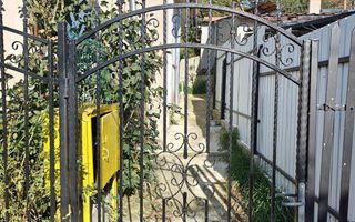 Casa si teren de vanzare Comanesti - Poză 2