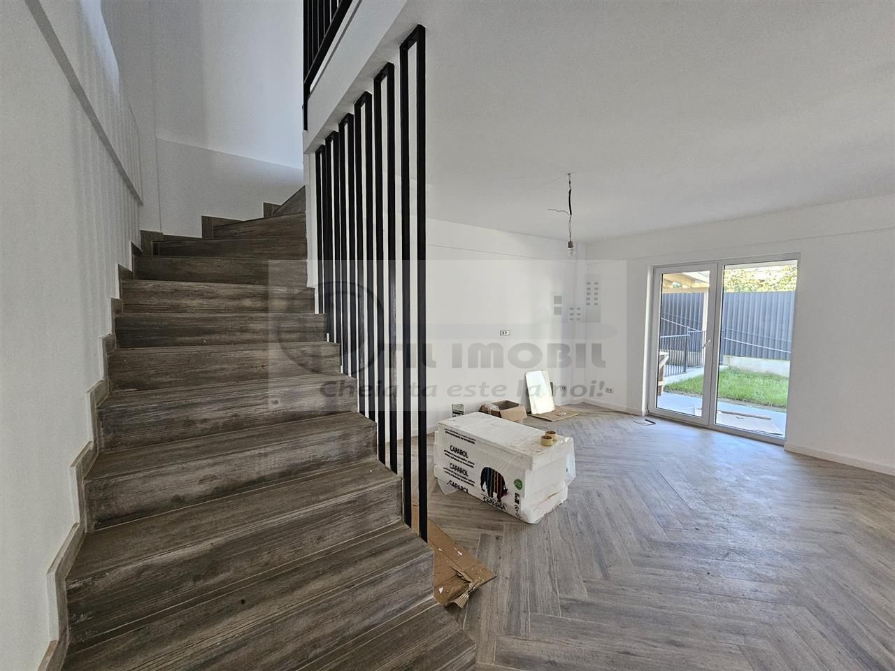 Apartament exclusivist dispus P+1E + curte 70mp - Poză 5
