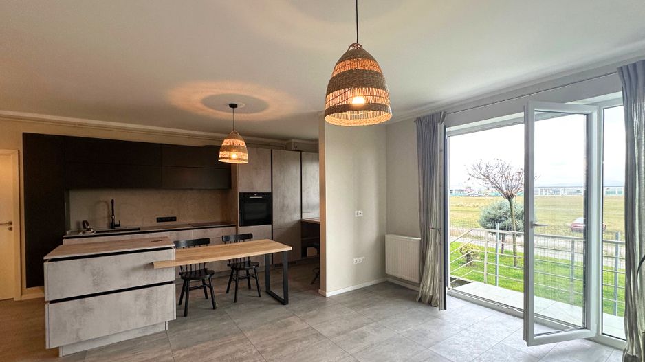 Apartament 2,5 camere chic cu grădină balcon vitrat și mobilier premium - Poză 4