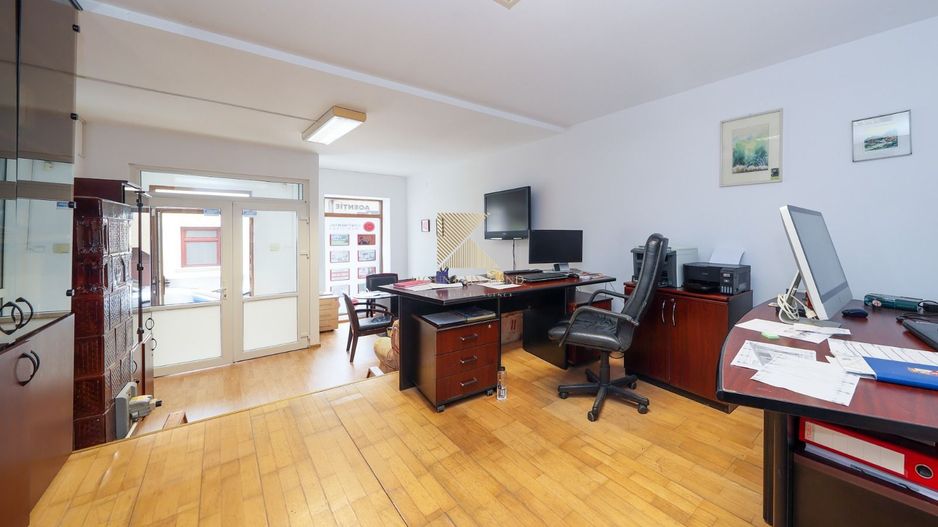 Locație rară în Brașov: ideal pentru regim hotelier sau business - Poză 9