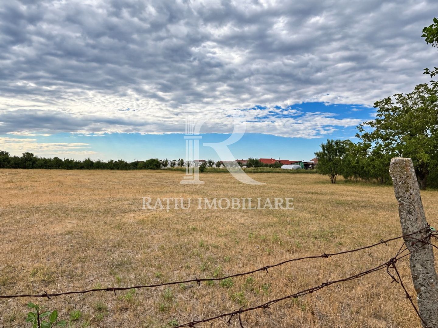 Casa demolabila | Teren 2800 mp | Avram Iancu | Bihor - Poză 2