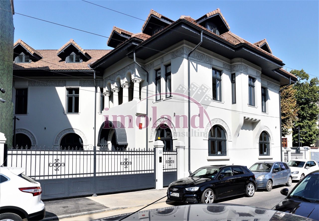 Vila impunatoare - 20 camere - birouri - Romana-Lahovari - Poză 1