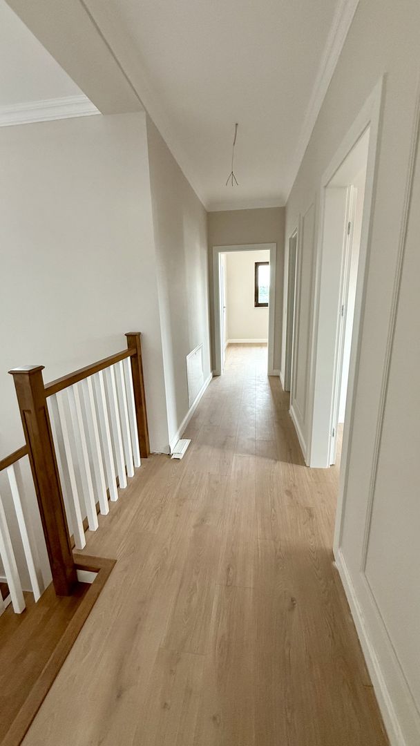 CASA TIP DUPLEX DESPARTIT PRIN GARAJ - Poză 16